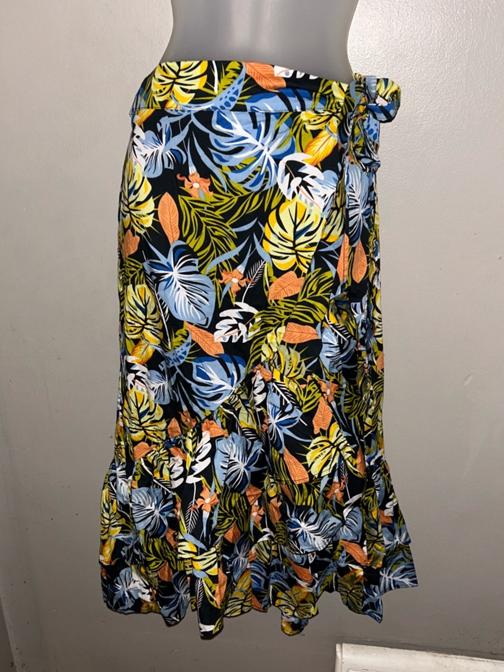 Hashtag Skirt - black/multicolored tropical print wrap skirt